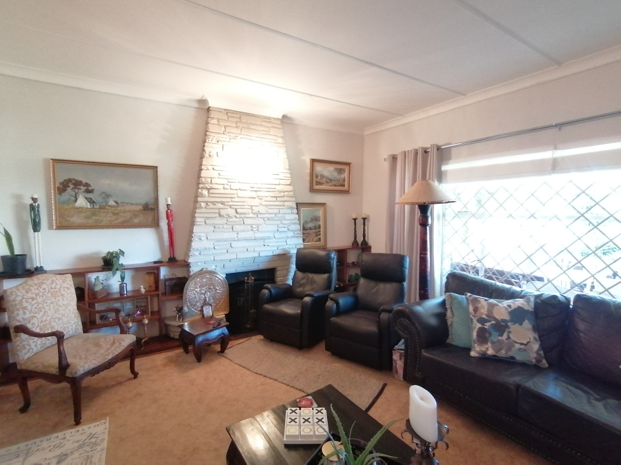 3 Bedroom Property for Sale in Flamwood North West